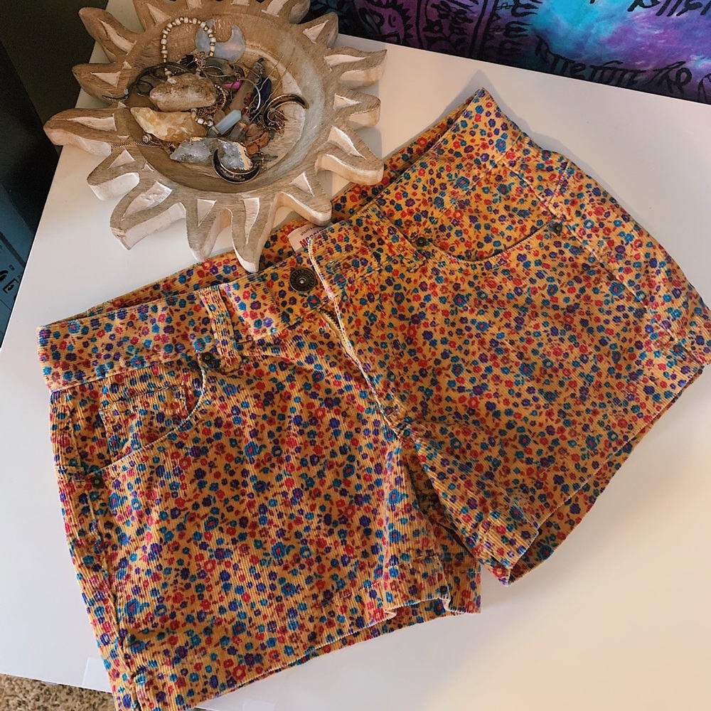 MOSSIMO SHORTS 🧡 🌸 - Picture 2 of 6